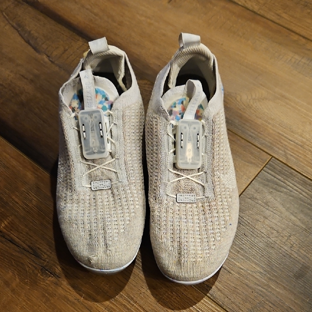 Nike Gray Knit Lock And Release Sneakers- Like New